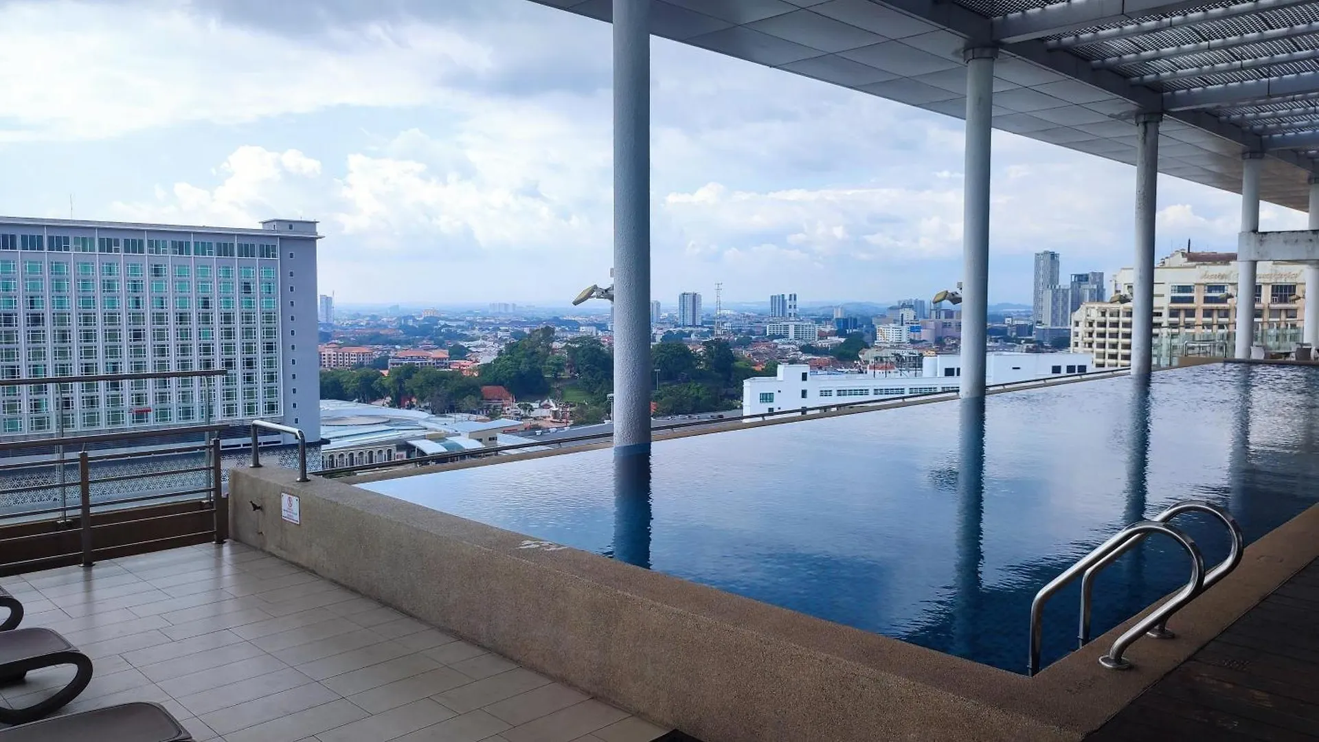 Cosy King With City View At The Straits 715 Malacca